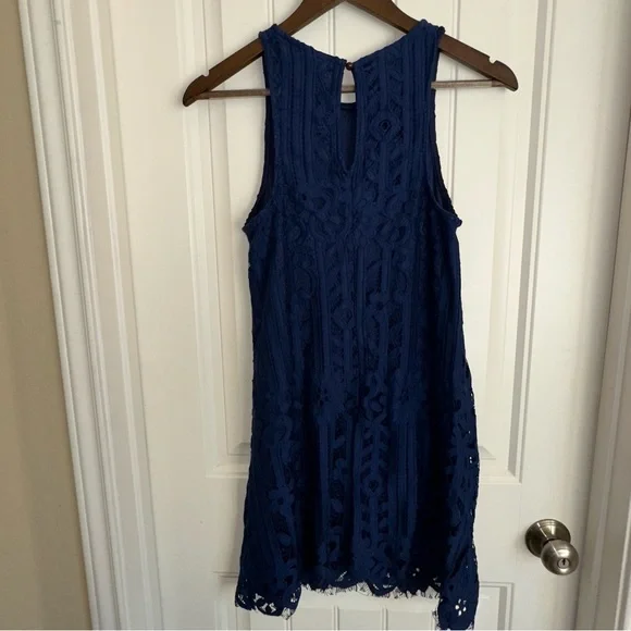 Speechless, navy blue lace shift mini dress 
Juniors medium - Picture 6 of 6